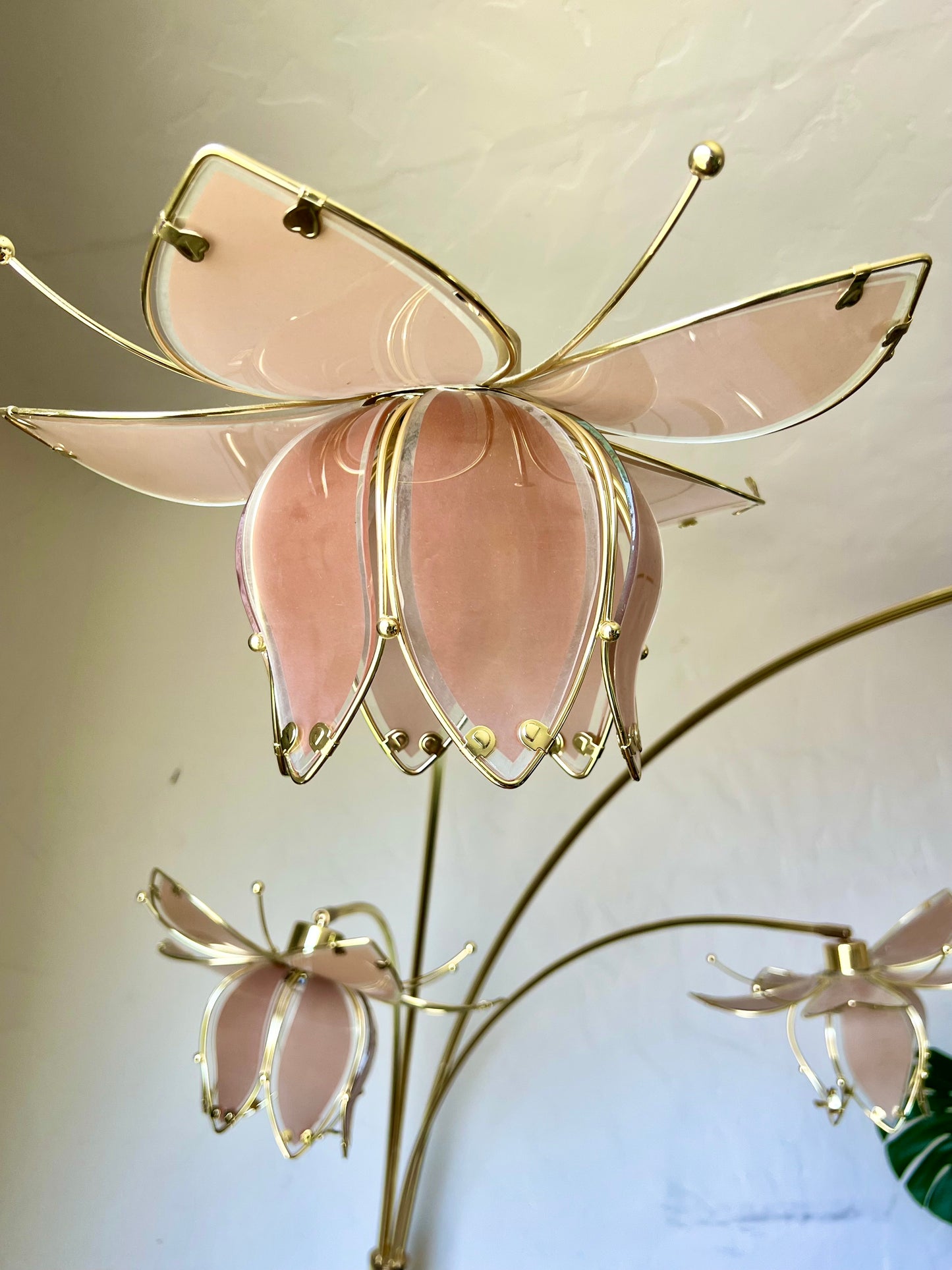 VNTG Arched Lotus Floor Lamp