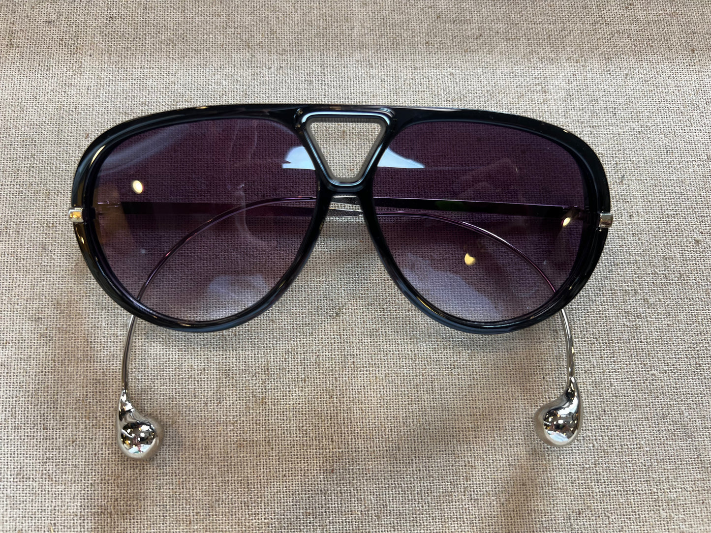 Hook Around Sunny Aviators